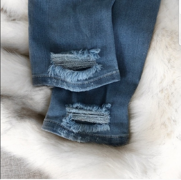 Seaside Light Blue Destroyed Denim - Picture 6 of 7